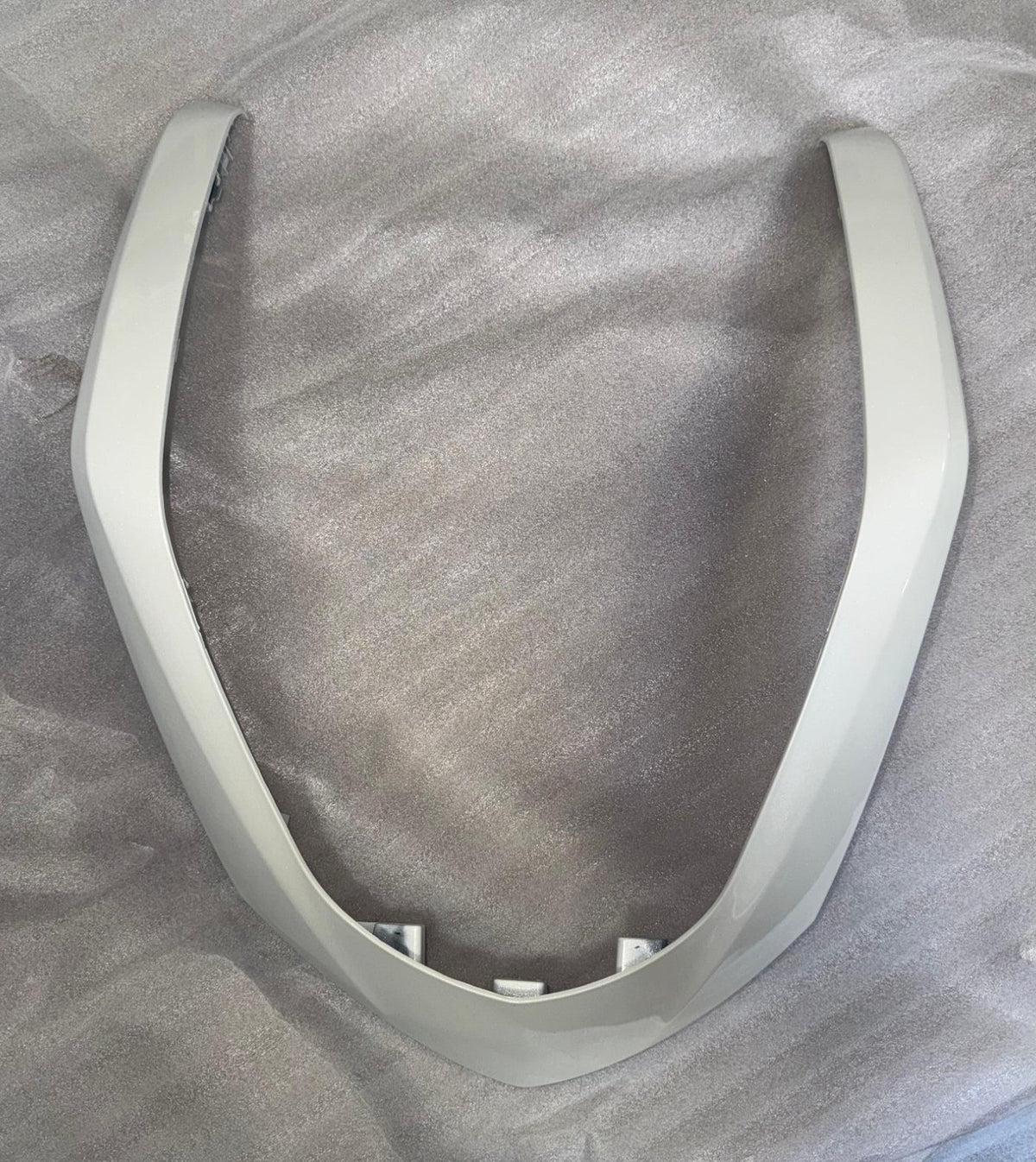 Genuine Yamaha Cover, Front, 2DP-F2865-00-P1 OEM GPD125-ANMAX GPD125 White