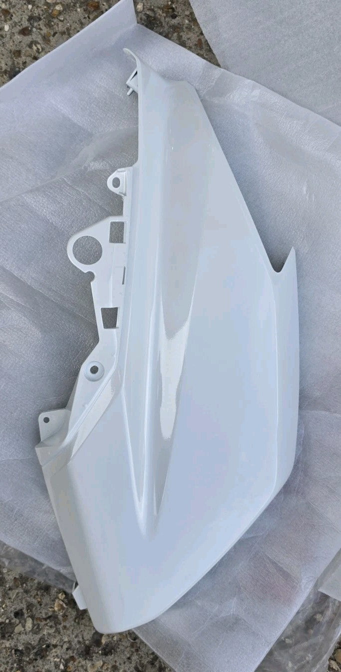 OEM Genuine Yamaha GPD125A NMAX 15-20 Left Side Cowl Panel White 2DPF835100P1
