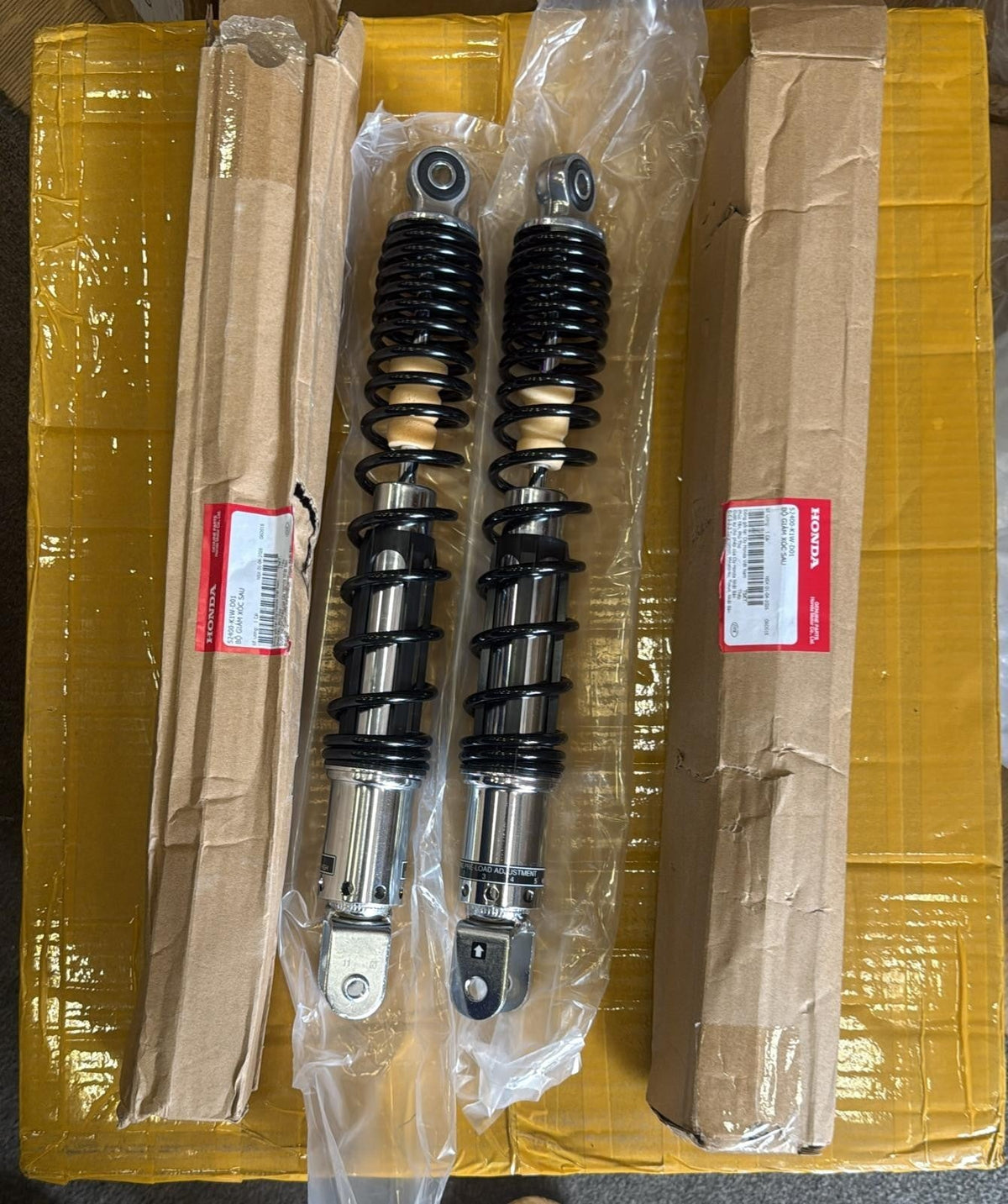 Genuine Honda Rear Shock Absorber Black Honda SH 350CC 2021-2024
