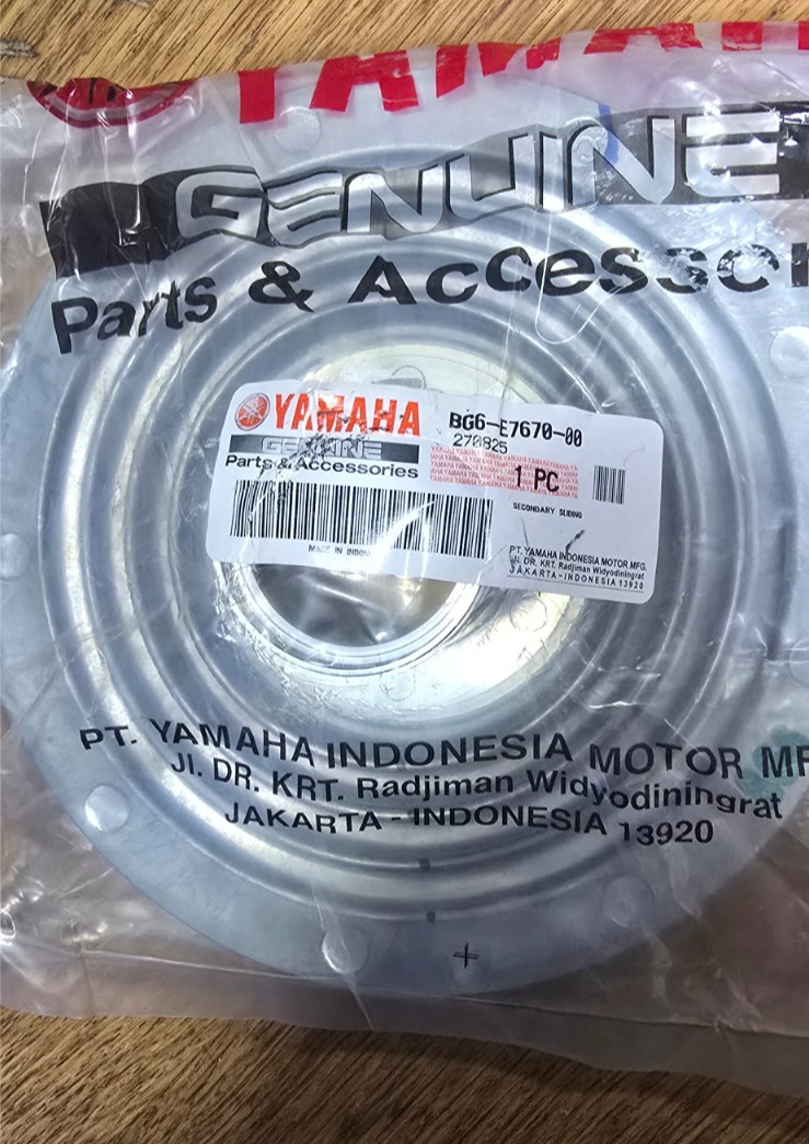 Yamaha Secondary Sliding Sheave, B74-E7670-00 OEM CZD300-AX-MAX 300 ABS